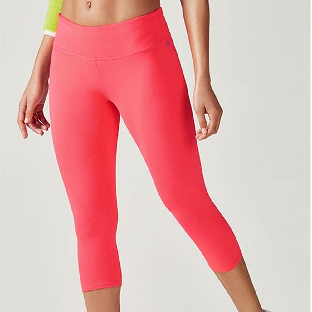 NWT Fabletics Define Power Hold Mid Rise Capri Crop Leggings Neon Pop Coral MD